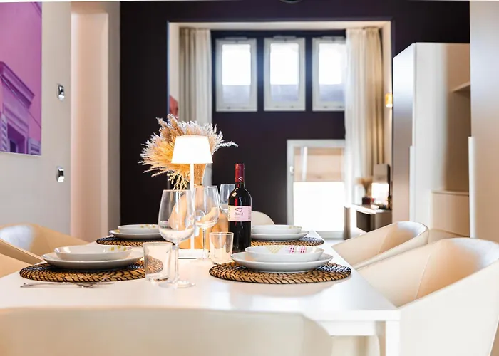 Immobo Domus - Piazza Maggiore View *