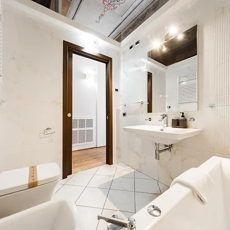 Immobo Domus - Piazza Maggiore View *