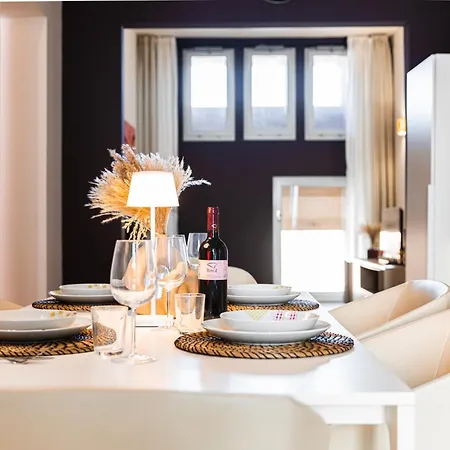 Immobo Domus - Piazza Maggiore View *