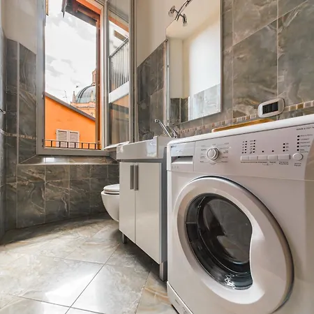 Immobo Domus - Piazza Maggiore View