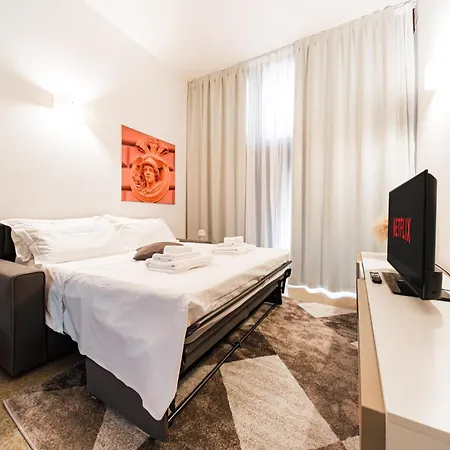 Immobo Domus - Piazza Maggiore View