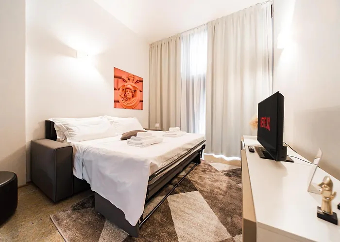 Immobo Domus - Piazza Maggiore View